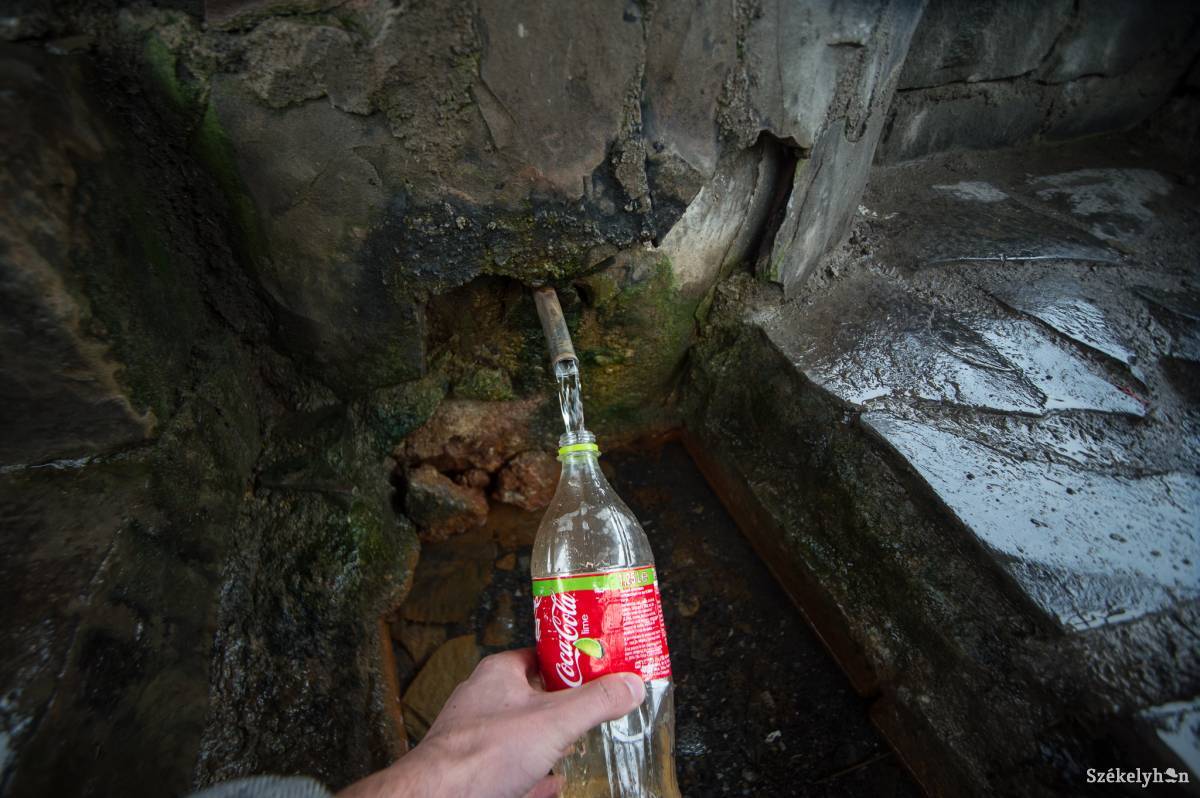 Nem fertőzött a víz, a klór miatt nem ajánlott a fogyasztása •  Fotó: Barabás Ákos