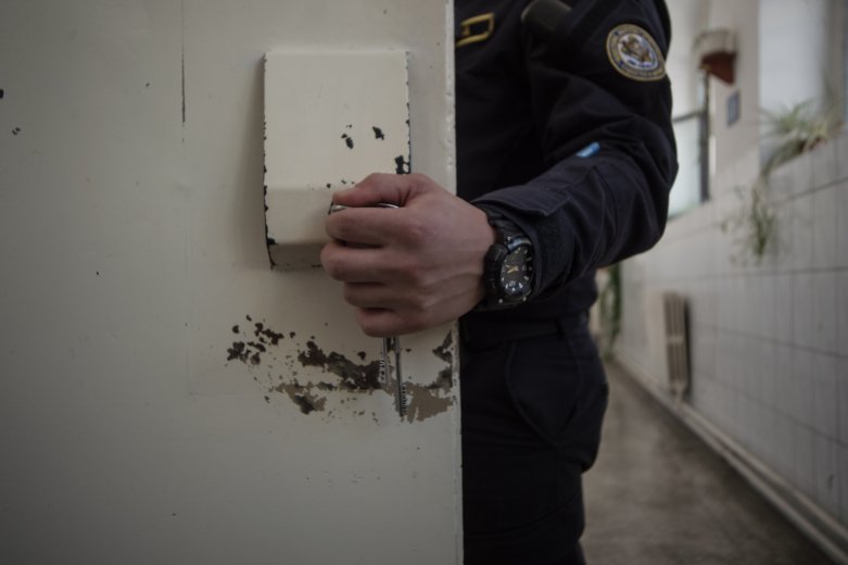 Enyhítette az ítélőtábla a „zsenimentor” kiskorú ellen elkövetett nemi erőszak miatti büntetését