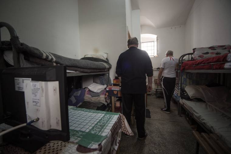 Képviselőház: a legtöbb egy év börtönbüntetésre ítélt személyek házi őrizetben is leülhetik a büntetésüket