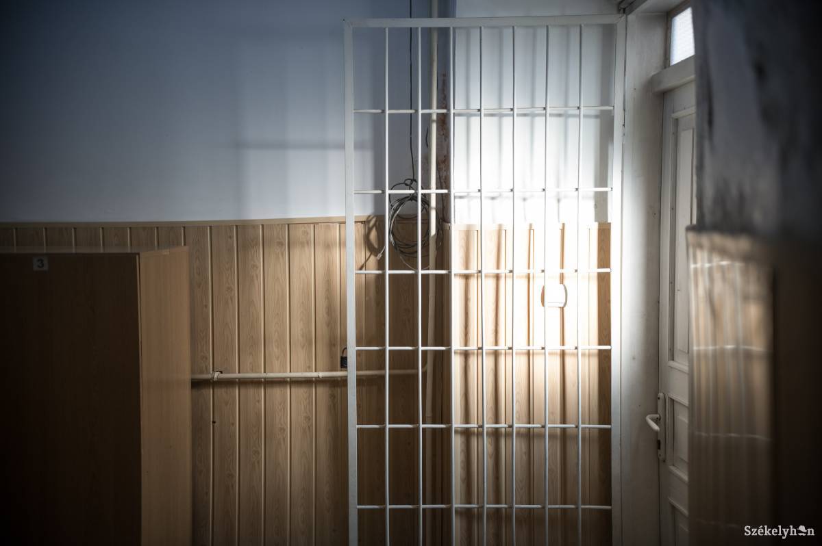 A csíkszeredai börtönben. Harmincan szabadultak •  Fotó: Barabás Ákos