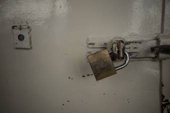 Fejszével ölte meg várandós élettársát, életfogytiglant kapott