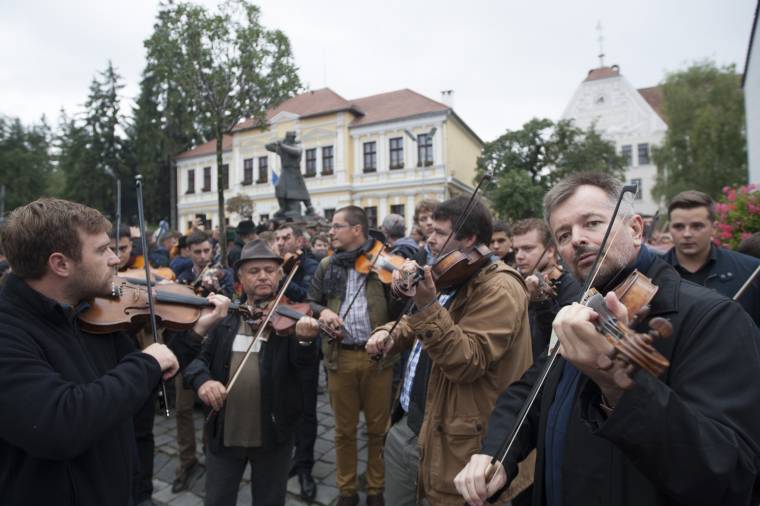 Reneszánsza van a táncházmozgalomnak