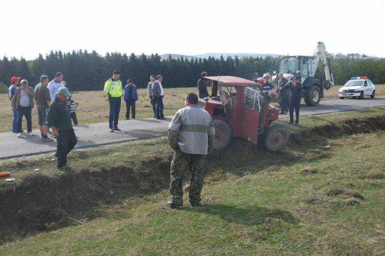 Saját traktorja alá szorulva vesztette életét