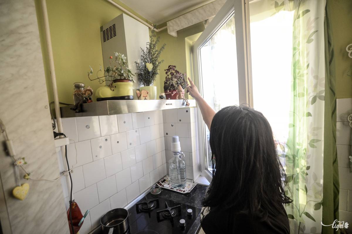Télen akkor is ajánlott naponta többször szellőztetni, ha nem penészesek a lakás falai •  Fotó: Barabás Ákos
