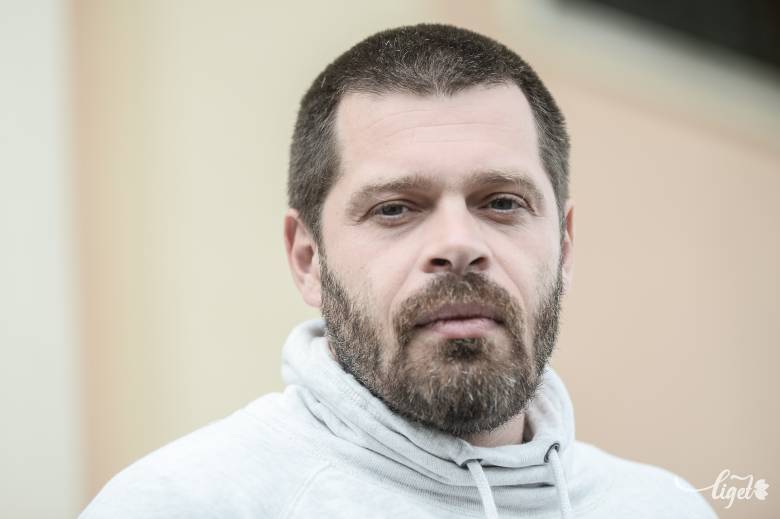 Lehetőséget lát a kis udvarhelyi társulatban •  Fotó: Barabás Ákos
