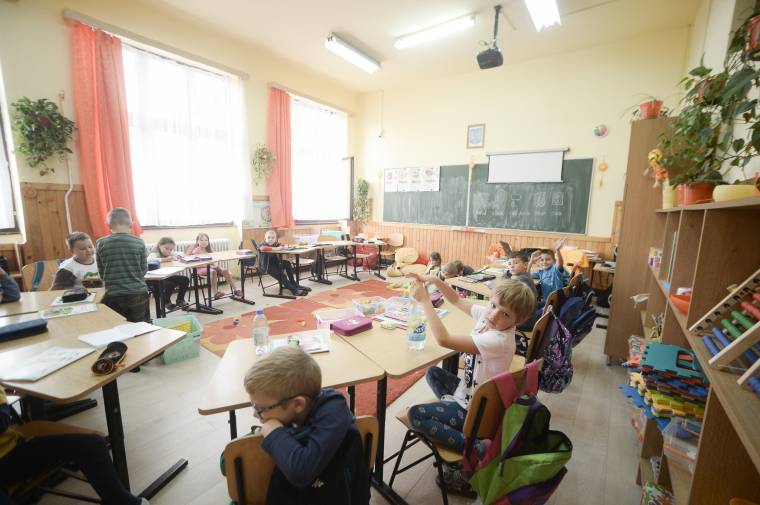 Szerdán kezdődik a tanítás