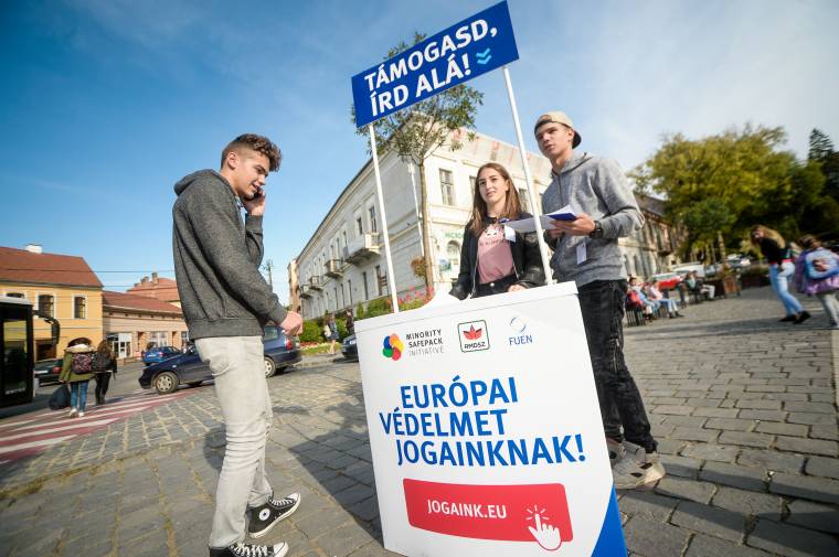 Minority SafePack: szűk egy hónappal a határidő előtt hiányzik az aláírások egynegyede