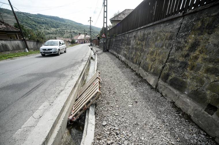 Haladékot kért a kivitelező, megkapta, s most szurkolnak neki, hogy el tudja végezni