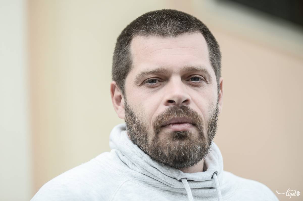 Lehetőséget lát a kis udvarhelyi társulatban •  Fotó: Barabás Ákos