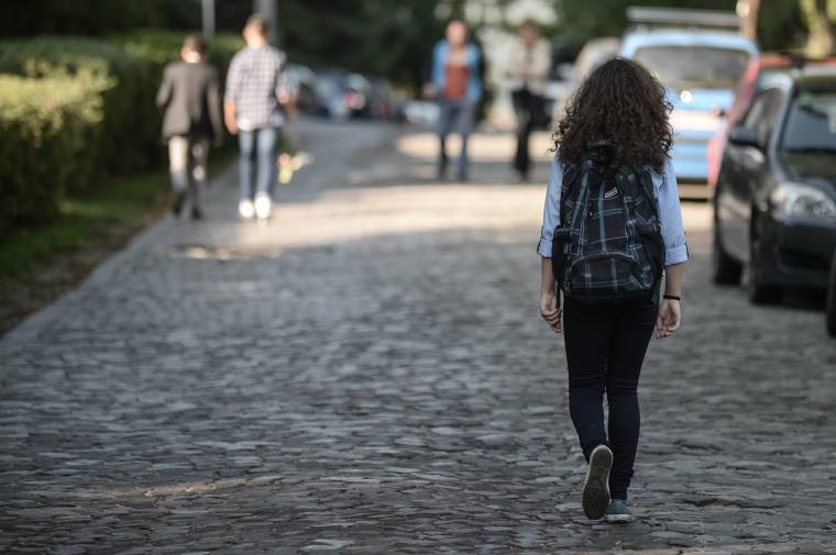 Legalább az iskolatáska nem nehéz