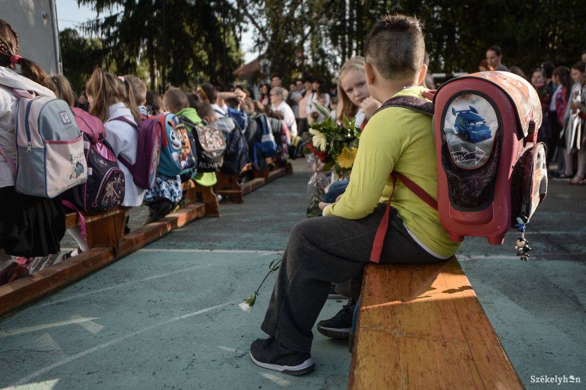 Hétfőn becsengetnek. Archív &bullet;  Fotó: Barabás Ákos