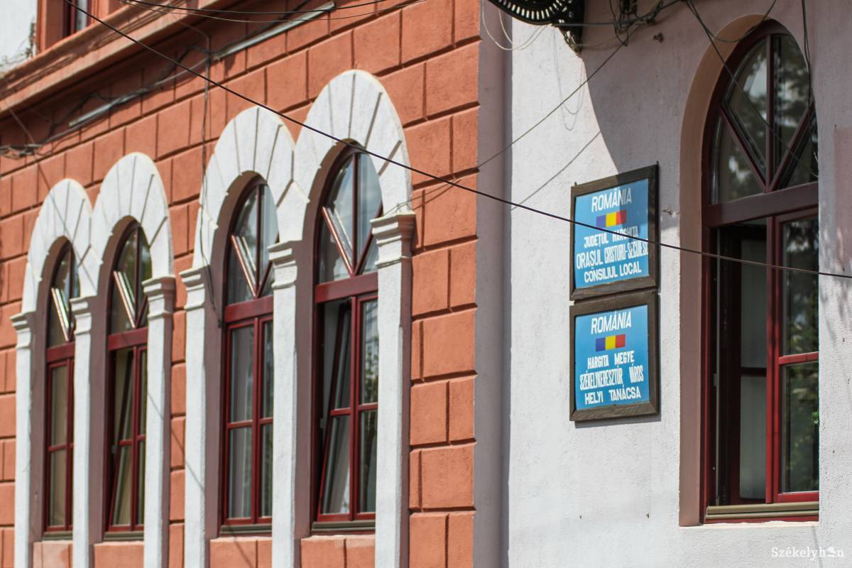A keresztúri képviselő-testület csütörtökön vitatja meg az összevonást. Archív •  Fotó: Pál Árpád