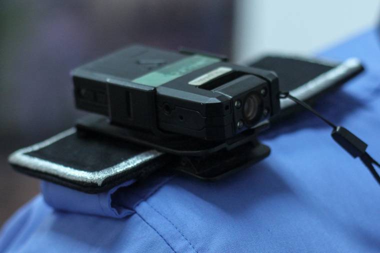 Testre szerelhető kamerákkal fogják ellátni a járőröző rendőröket