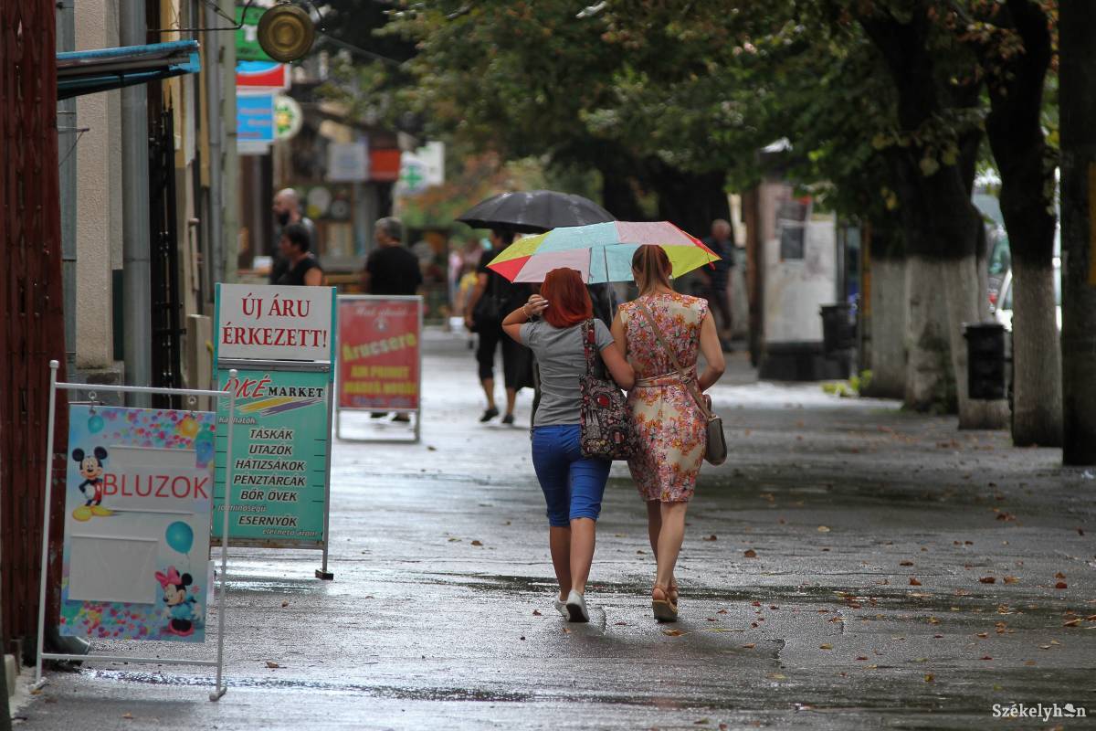 Új „áru” érkezik: csapadék •  Fotó: Pál Árpád