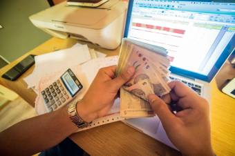 Kormányszóvivő: átszervezéssel is megoldható a 10 százalékos bérkeret-csökkentés