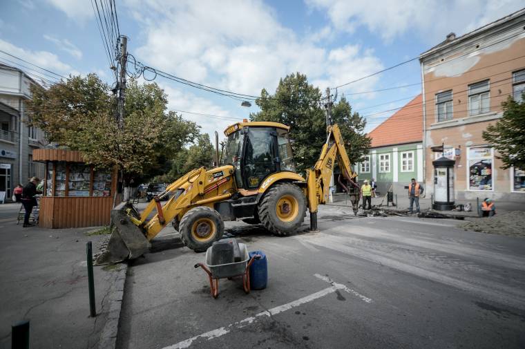 Nem tervezték, de így alakult: lezárták napközben a Kossuth utcát