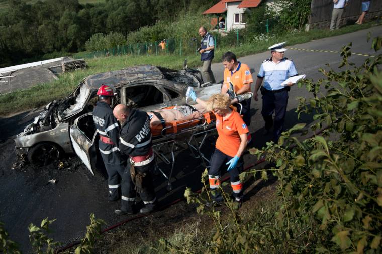 Ütközés után lángba borult az autó, egy személy életét vesztette