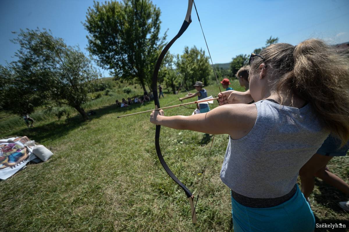 Tudásra és hasznos tapasztalatokra is szert tesznek a gyerekek a táborokban (képünk illusztráció) &bullet;  Fotó: Barabás Ákos