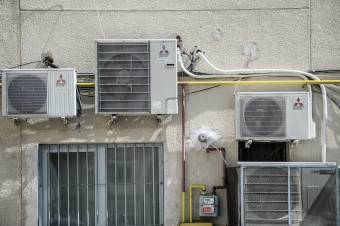 Energiaügyi miniszter: a kánikula és a viharok miatt lehetnek áramkimaradások, mindenki őrizze meg a nyugalmát