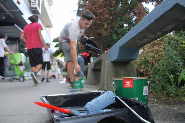 Városi Kaláka Székelyudvarhelyen – betonelemet színeztek ki