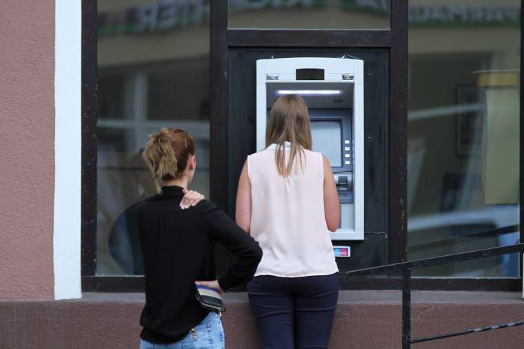 Bércsökkentő „fiskális forradalom”: több mint egymillió alkalmazott pórul járhatott a tb-átruházással