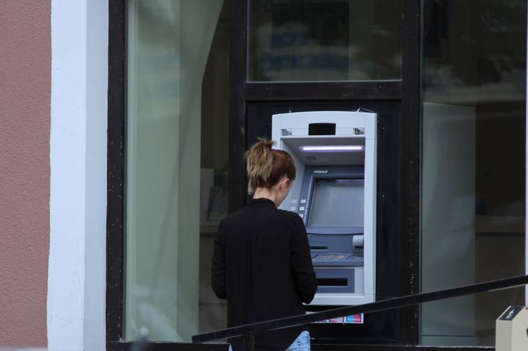 Budapesti szakértők a Krónikának: Magyarországon segített a bankadó