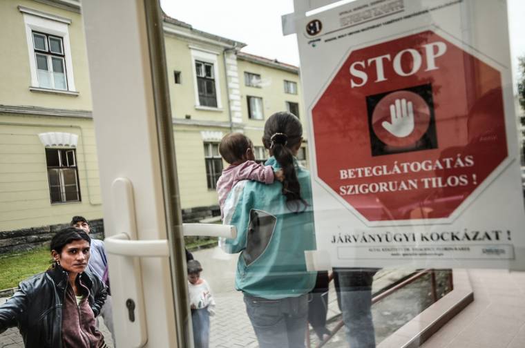 Hadat üzent a kormány a kanyarónak, de az orvosok szerint nagy a káosz