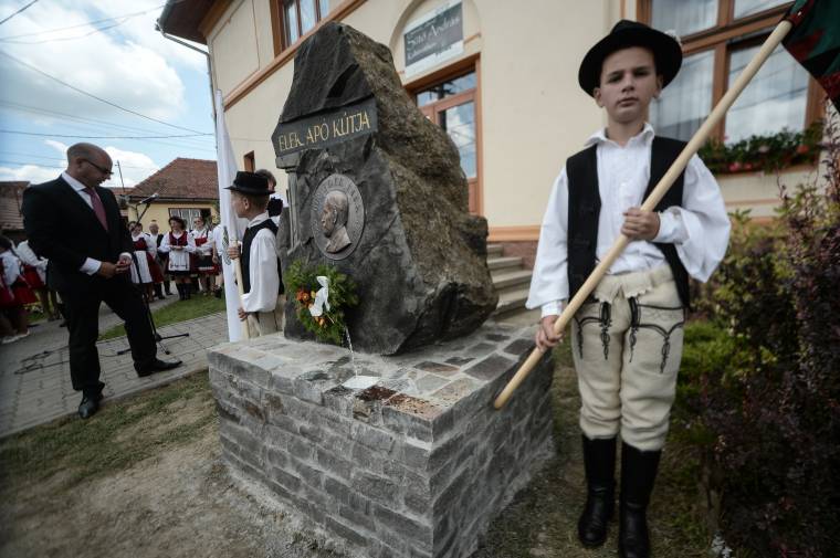 Kápolnásfalunak is van már mesekútja