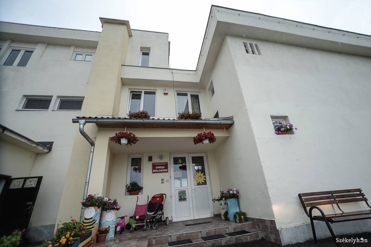 Az eredményeket július 10-én függesztik majd ki a bölcsőde székhelyén. Archív &bullet;  Fotó: Barabás Ákos