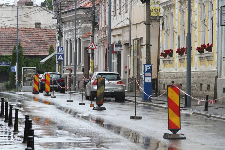 Semleges lámpaoszlopok Székelyudvarhely központjában – ez még csak az első lépés
