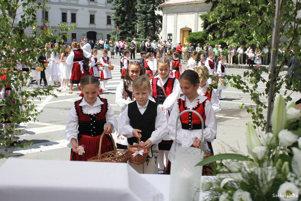 &bullet;  Fotó: Pál Árpád