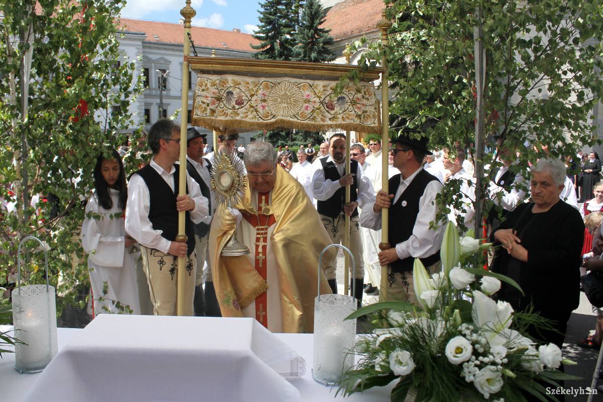 &bullet;  Fotó: Pál Árpád