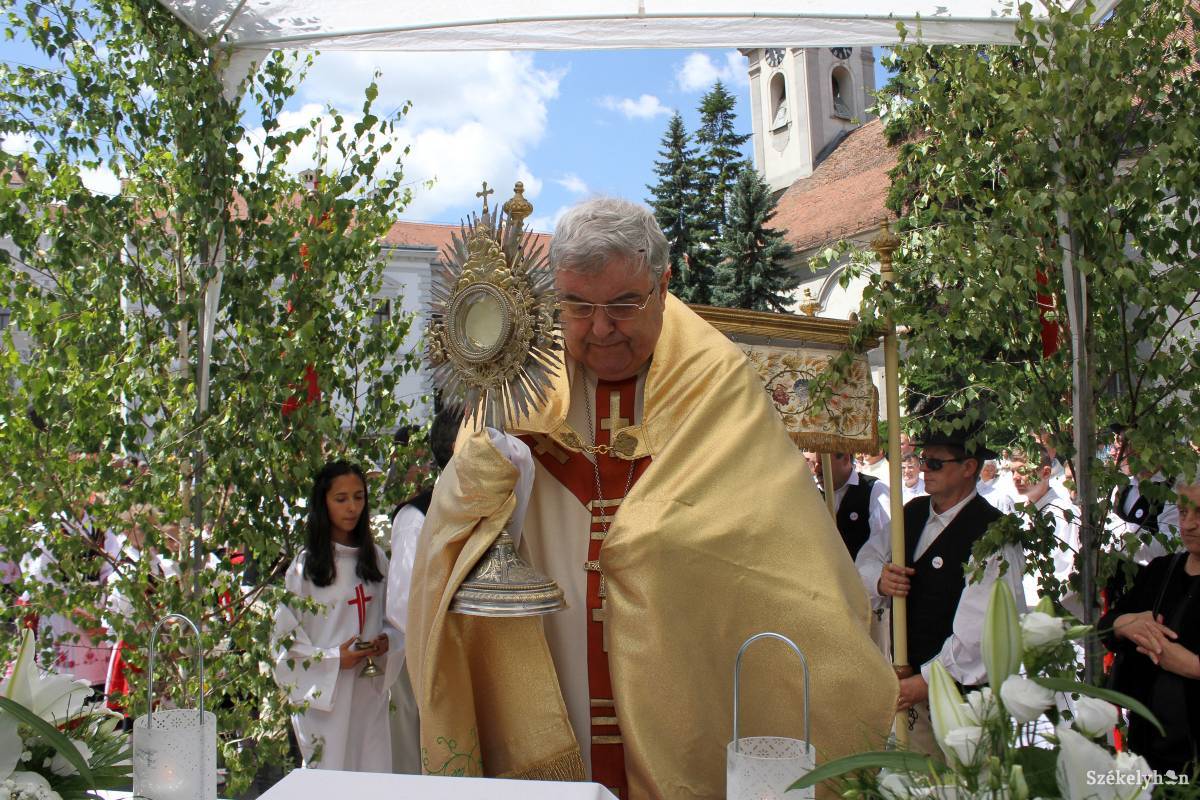 &bullet;  Fotó: Pál Árpád