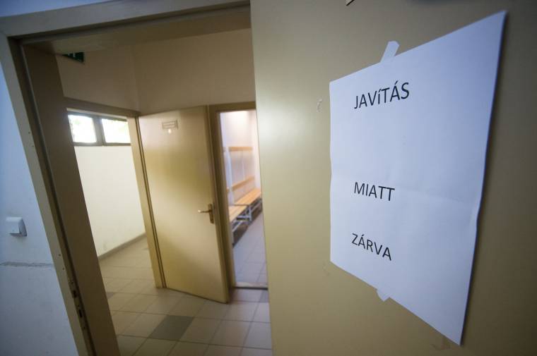 Penészedtek a sportterem falai – kijavítják