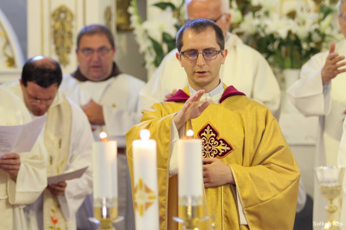 A szentelési mise egyben Mihály András primíciája is volt •  Fotó: Pál Árpád
