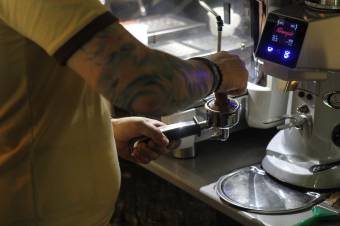 Nem divat a diákmunka Romániában – állami támogatással élénkítenék a nyári foglalkoztatást