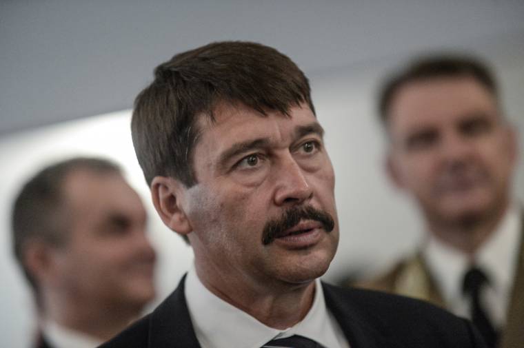 Megfosztási eljárást kezdeményez Áder Jánossal szemben a Jobbik