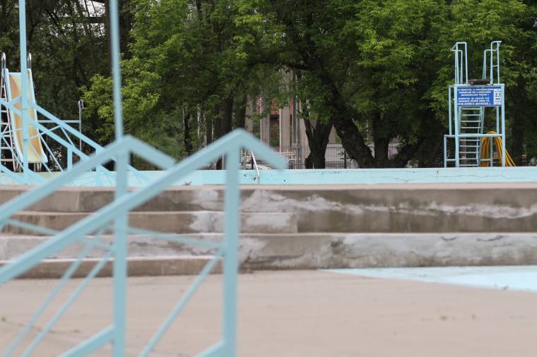 A budapestiek szerint egy év alatt is meg lehetne építeni a városi uszodát Udvarhelyen