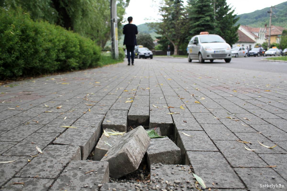 Sokba kerül a városnak a rongálás •  Fotó: Pál Árpád