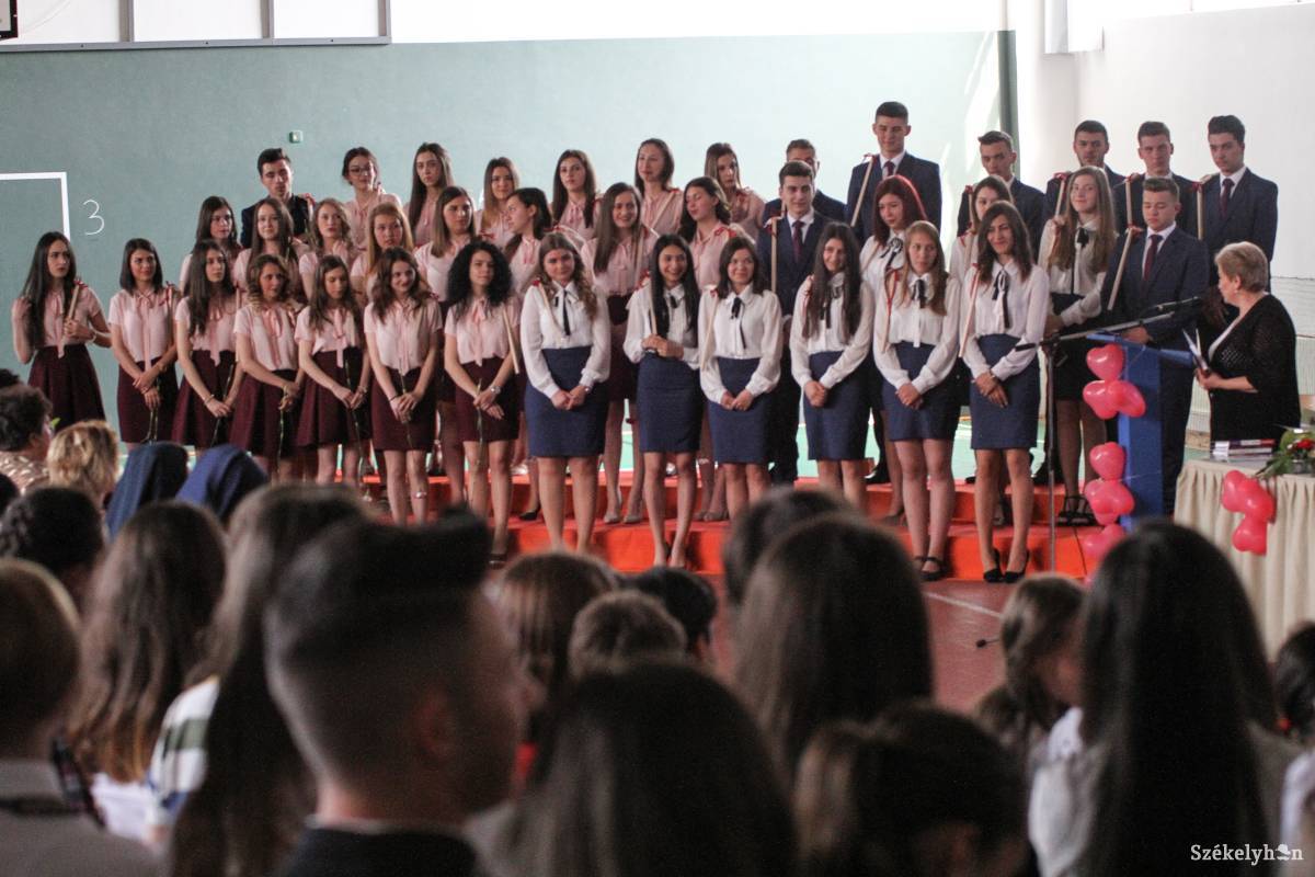 A Marin Preda végzősei •  Fotó: Pál Árpád
