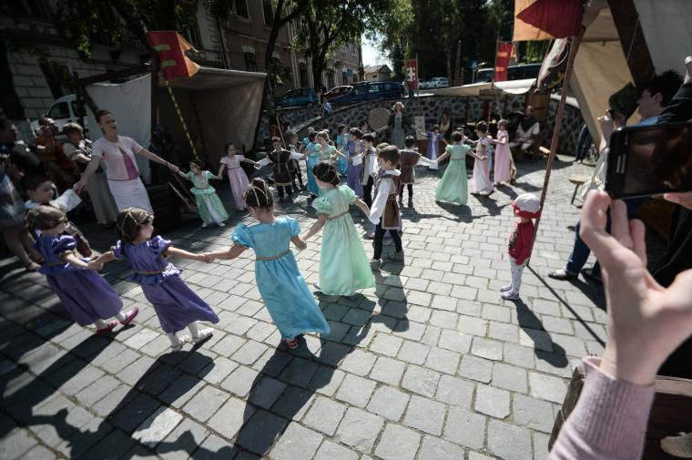 Középkori játszótérré vált a Patkó