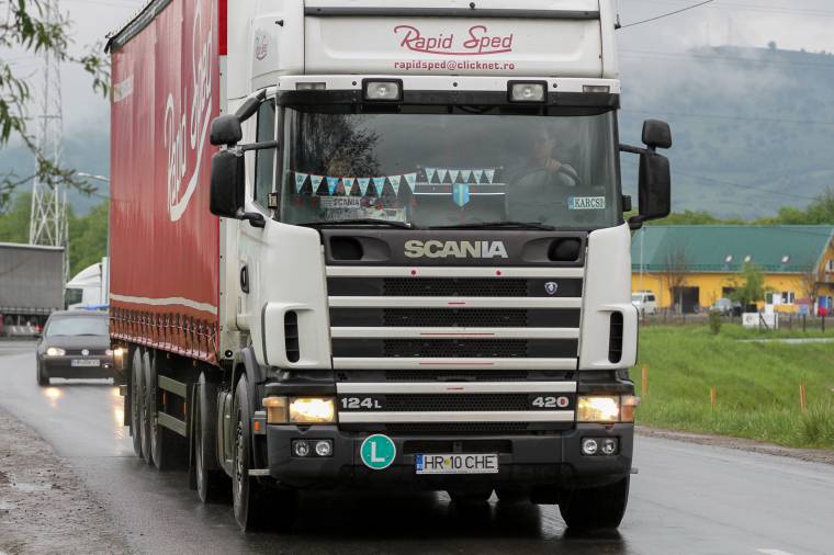 Külföldi tankolással fenyegetnek a fuvarozók