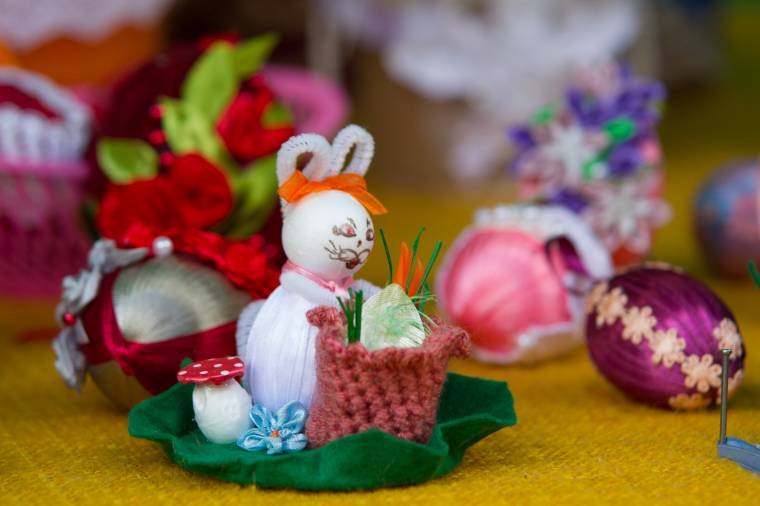 Vonatbaleset: folyamatban van a megrongálódott kocsik elszállítása