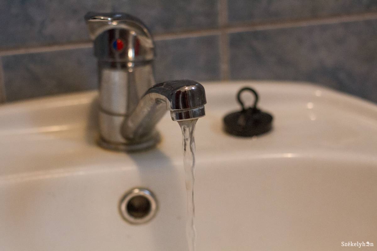 Ha már minden drágul, akkor miért pont az ivóvíz és a csatornahasználat díjának emelése maradjon ki? Képünk illusztráció •  Fotó: Pál Árpád