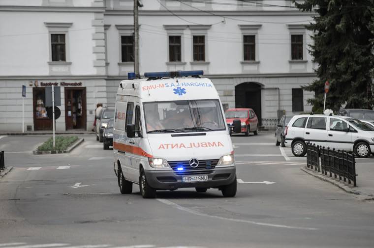 Minden perc számít, amikor a mentőautó bajbajutotthoz siet