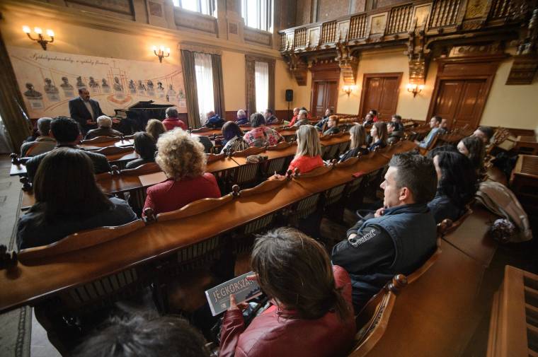 Nyílnak a kockásliliomok a Maros völgyében