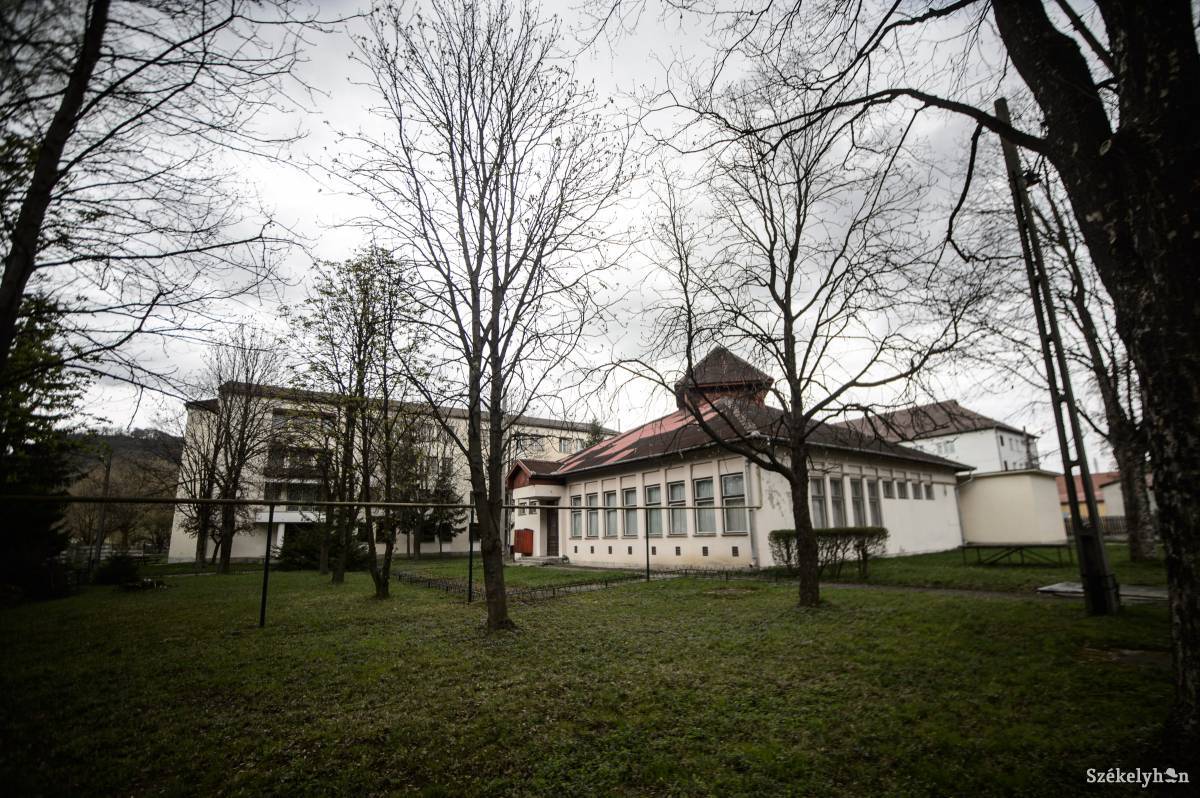 Még idén elkezdenék a tornaterem felújítását •  Fotó: Barabás Ákos