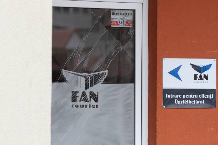 Pénzt loptak a futárszolgálattól