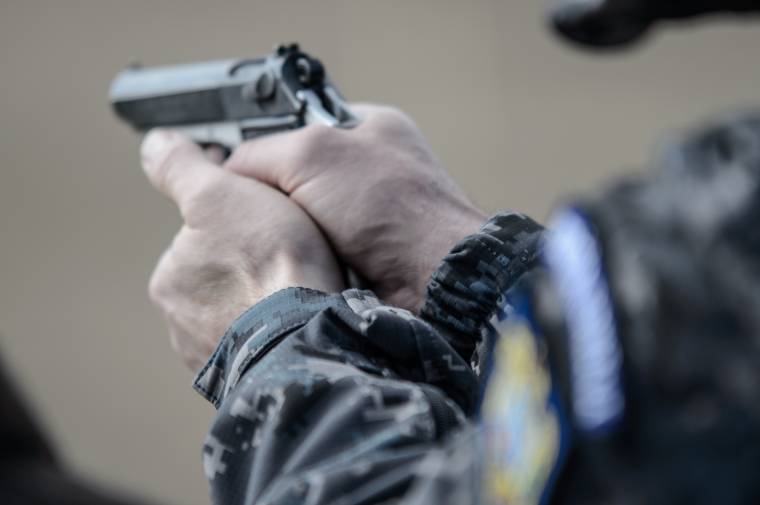 Figyelmeztető lövésekkel állították meg a menekülő fiatalokat Málnáson