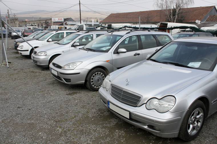 Szinte duplájára nőtt a használt autók beíratása